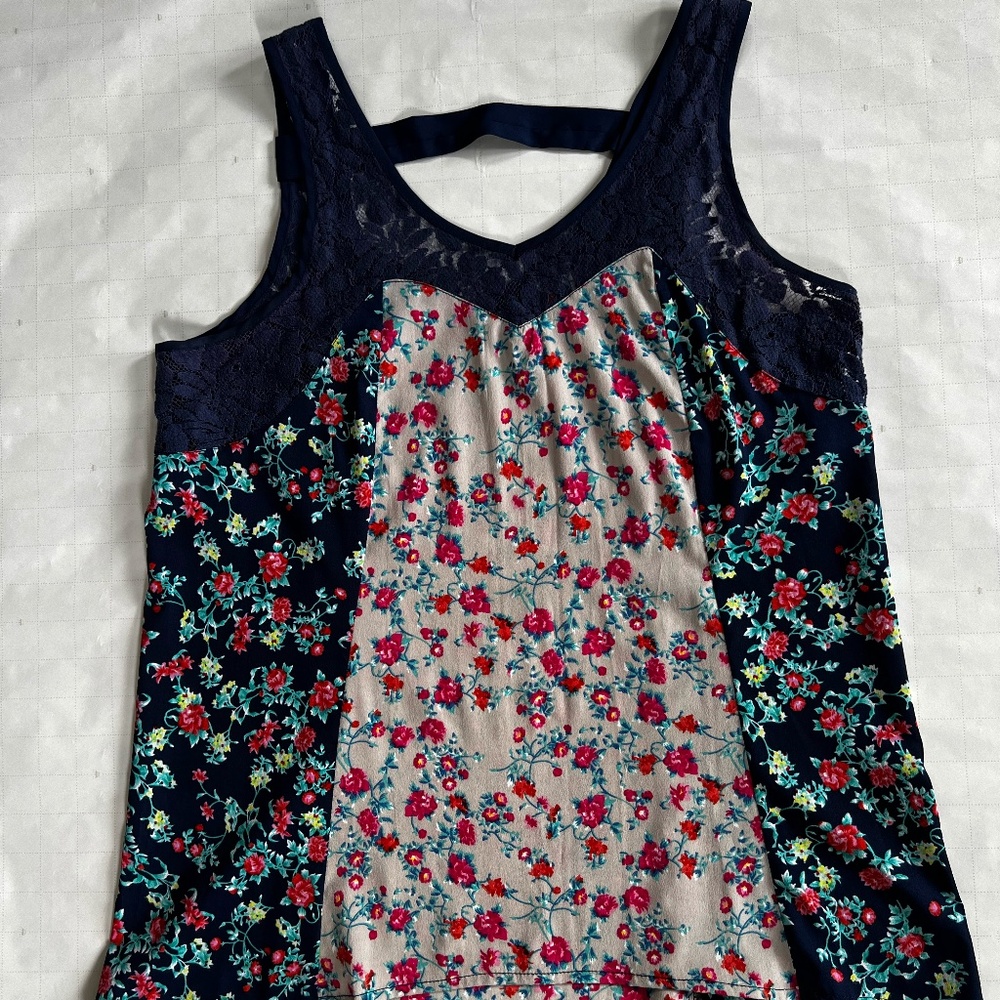 Women’s Navy Blue & Grey Floral Printed Sleeveless Lace Top – Size M